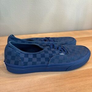 VANS Men's 9.5 Skateboard Classic True Blue Mono Checkered Skate Lace Sneakers